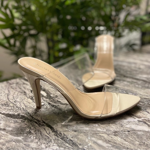 Clear sandal true to size 🔥 - Picture 1 of 1